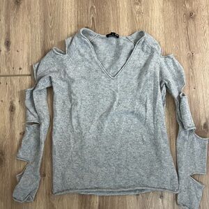 Aqua 100% Cashmere Heather Gray V-Neck Cutout Sweater - Medium